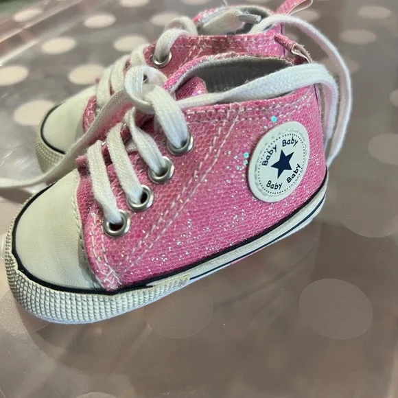 Baby pink glitter converse sneakers size 1 - Picture 1 of 5